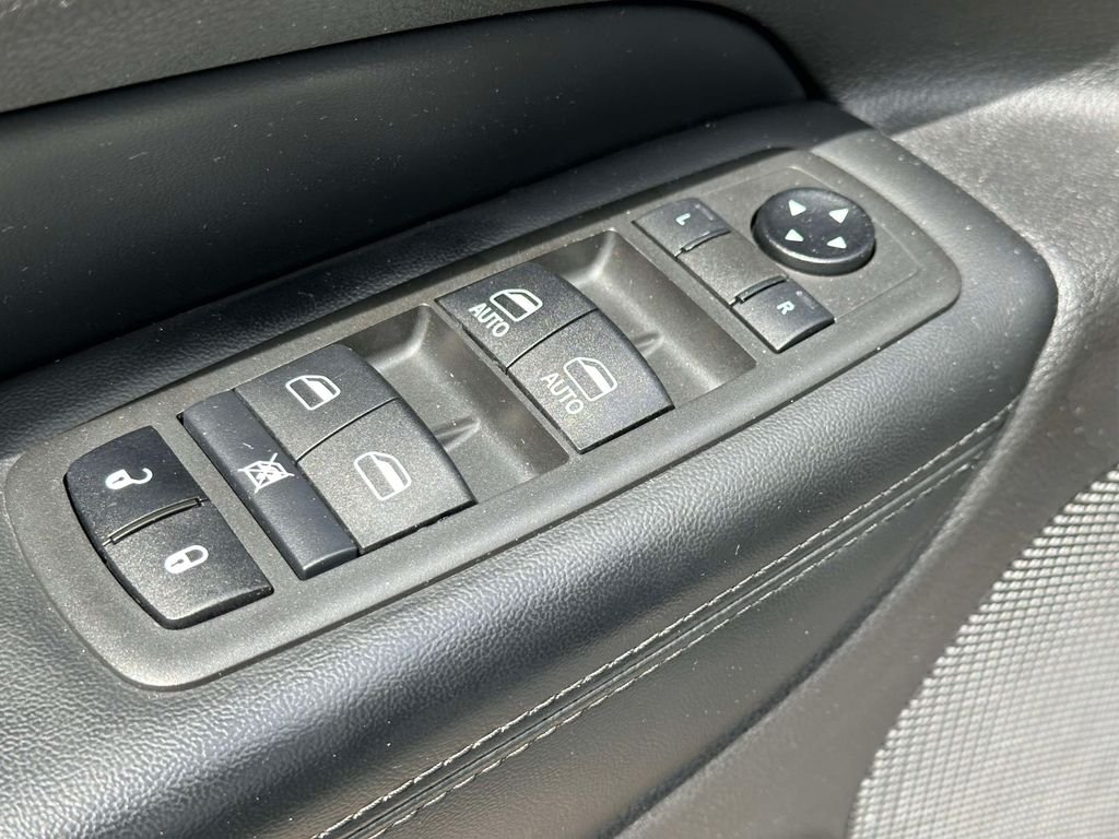 Used 2021 Gray Jeep Laredo E image 16