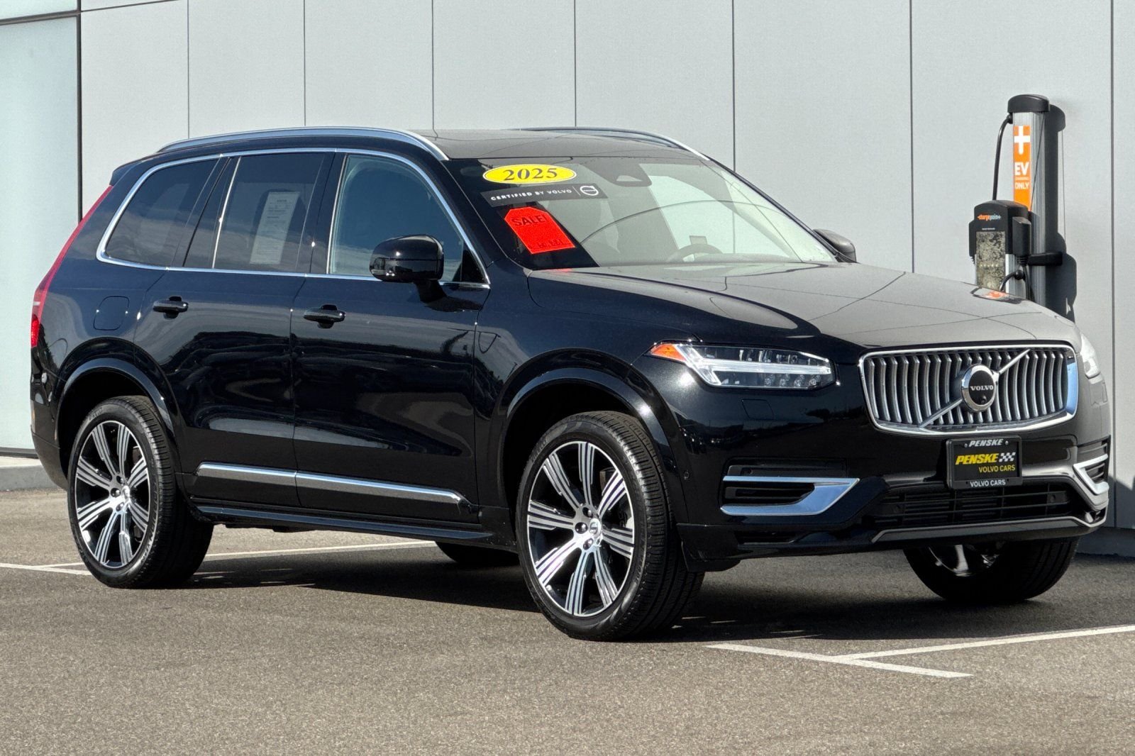 Used 2025 Black Volvo T8 Ultra image 7