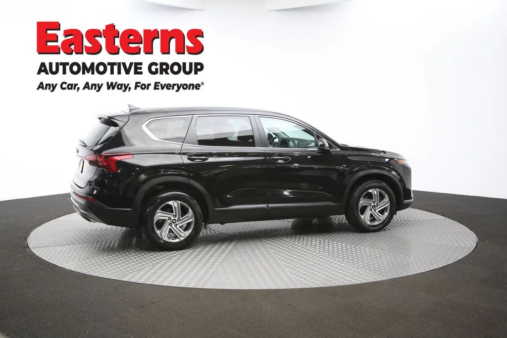 Used 2023 Black Hyundai SE image 40