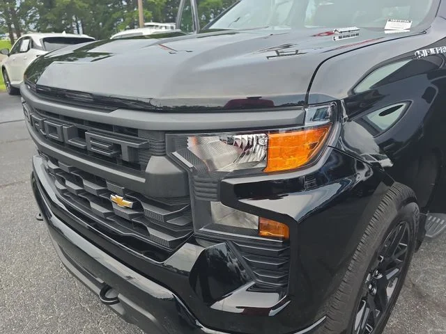 Used 2026 Black Chevrolet Custom image 31