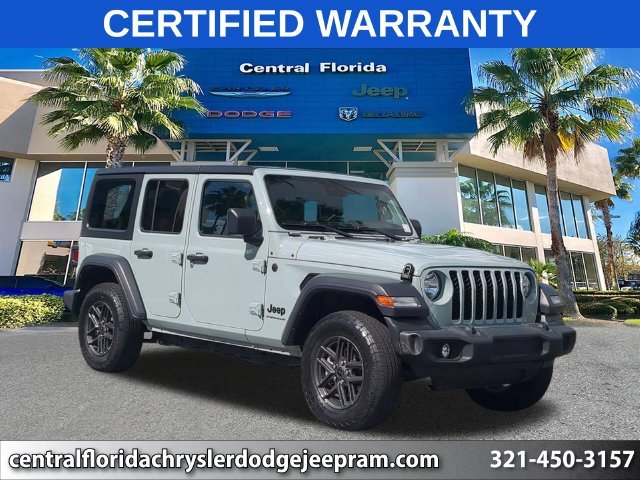 Certified Used 2024  Jeep Sport S image 1