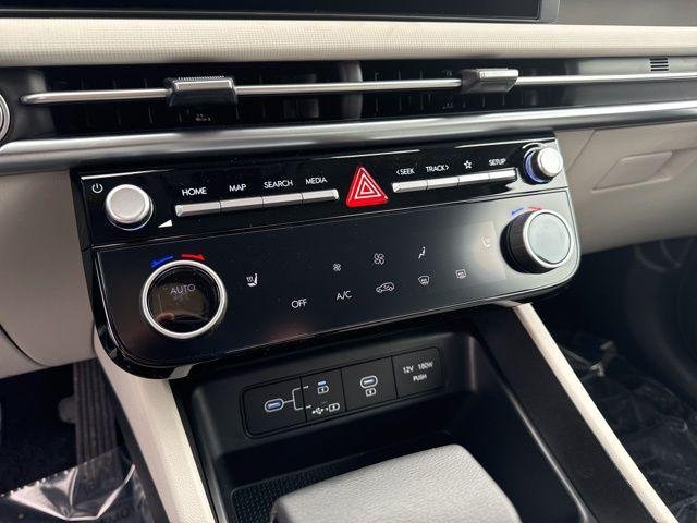 New 2026 Shimmering Silver Hyundai SEL AWD image 29