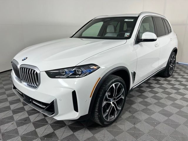 New 2026 White BMW sDrive40i image 3