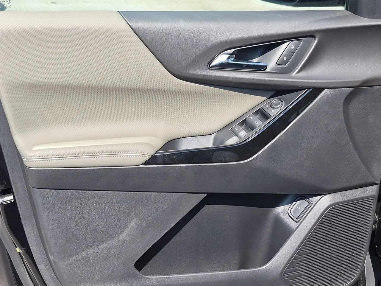 New 2027 Mosaic Black Metallic Chevrolet LT image 23