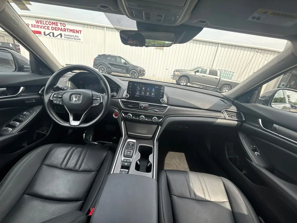 Used 2021 White Honda EX-L image 18