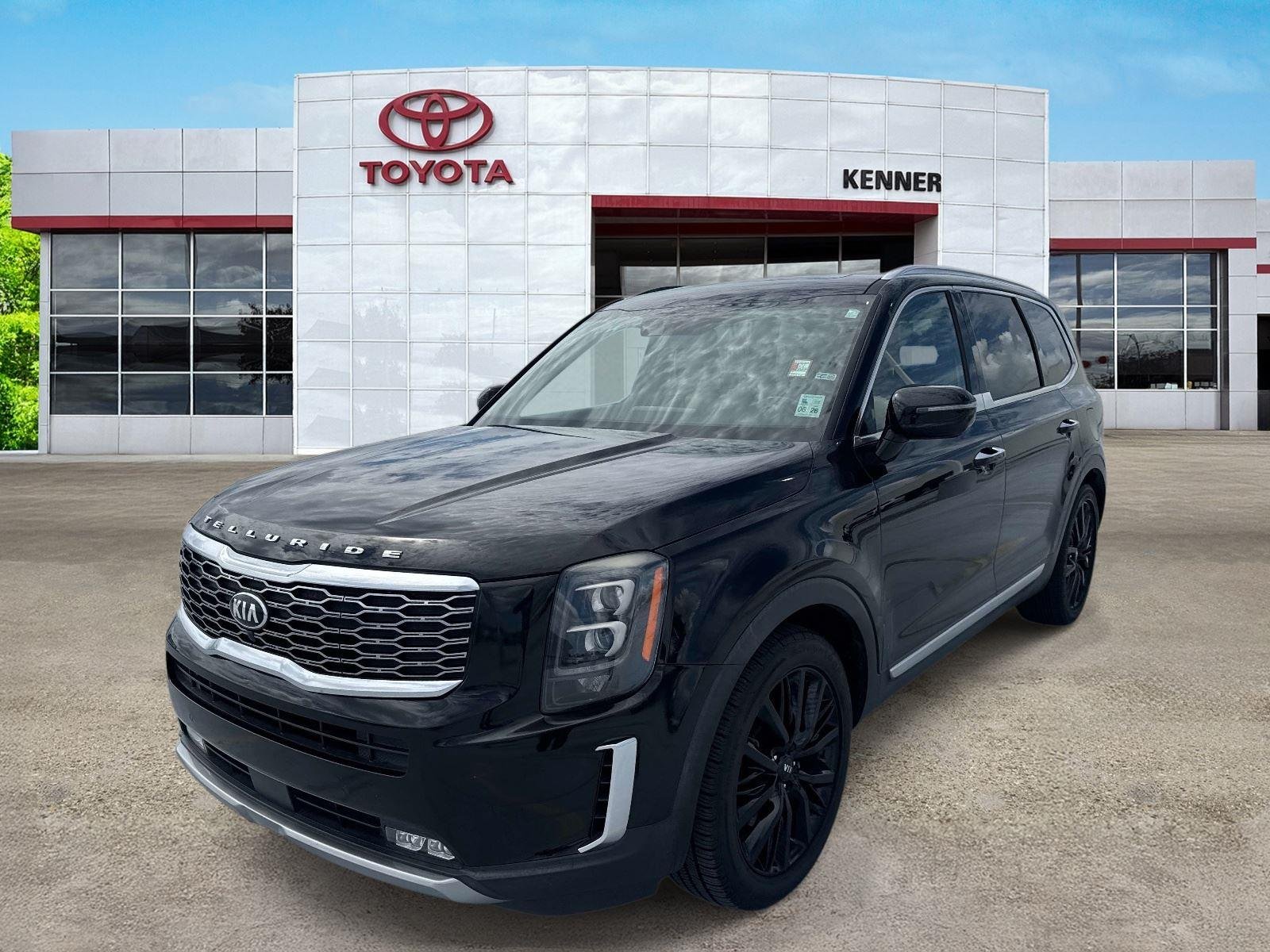 Used 2020 Ebony Black Kia SX image 3