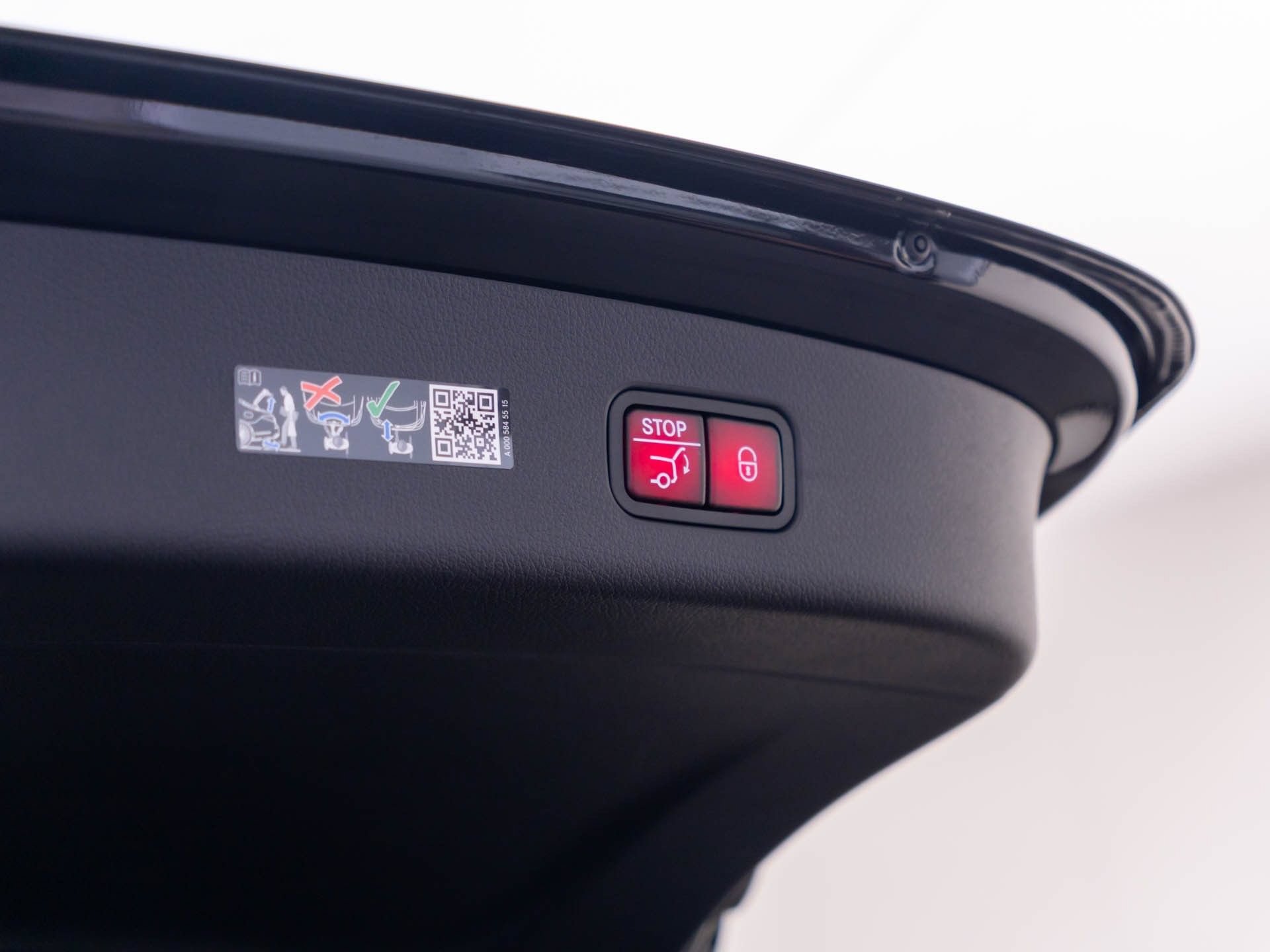 New 2027 Obsidian Black Metallic Mercedes-Benz GLC 300 image 77