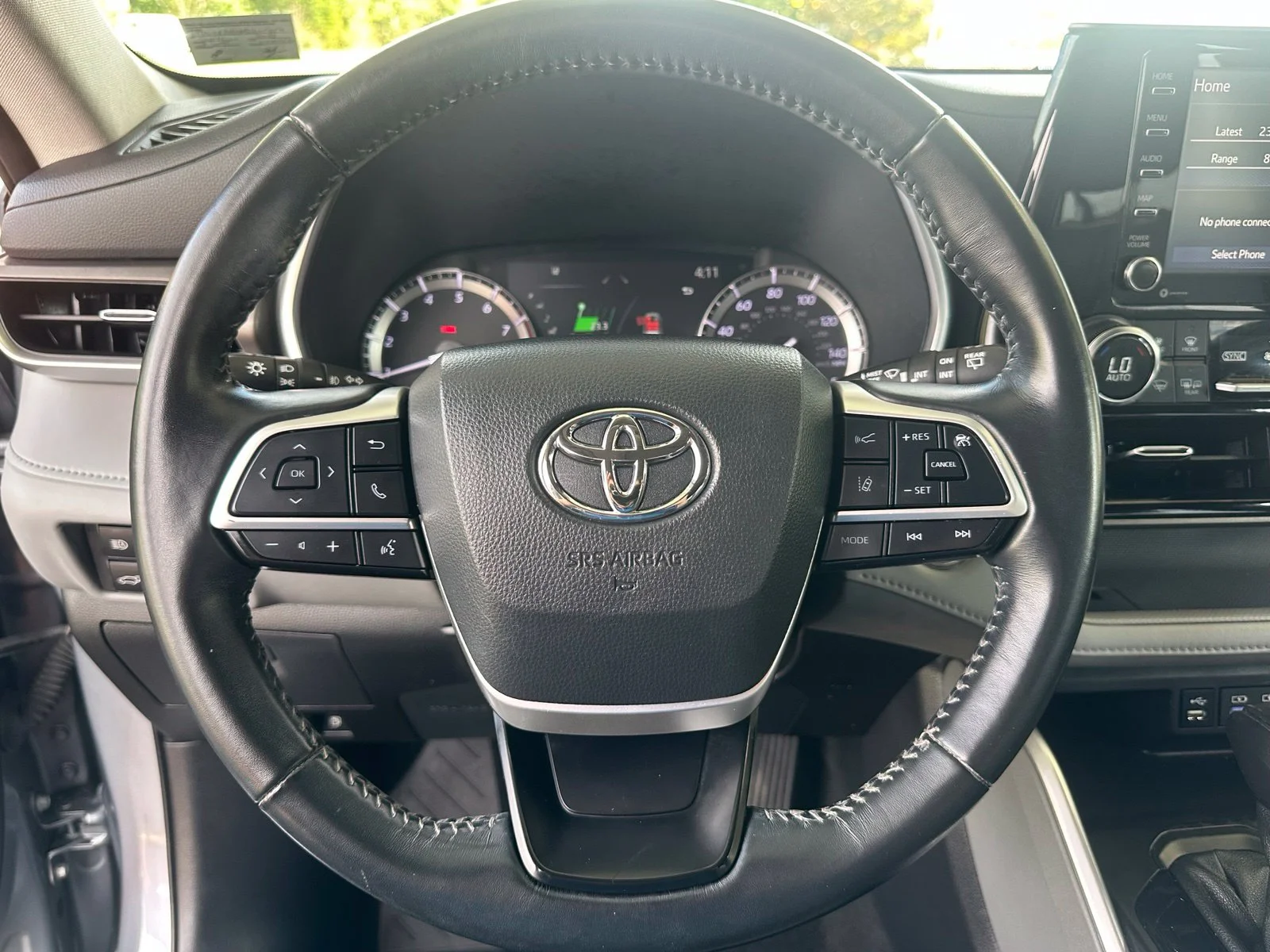 Used 2022  Toyota XLE image 17