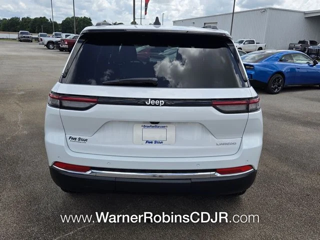 New 2026 Bright White Clear-Coat Exterior Paint Jeep Laredo image 10