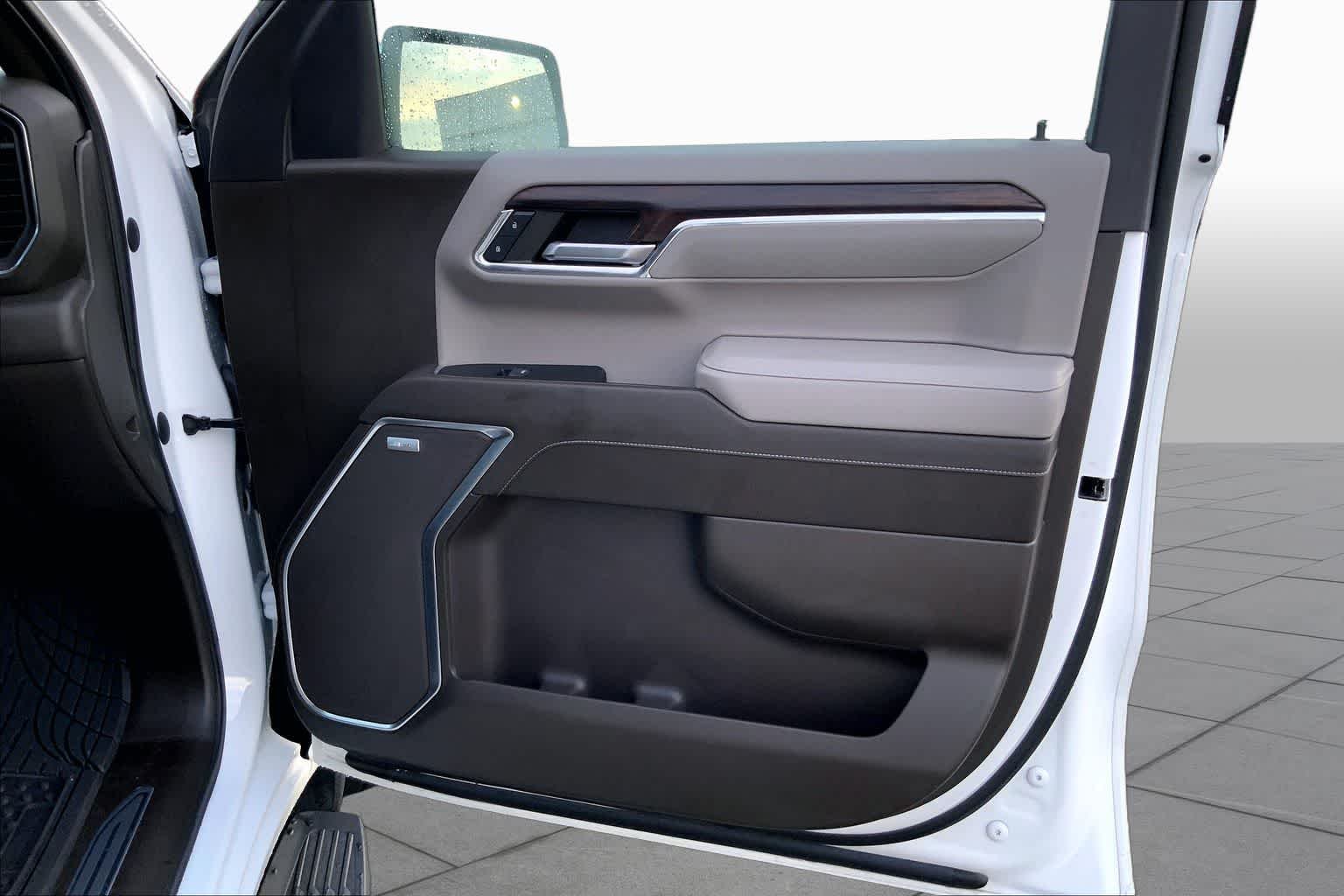 Used 2023 Summit White GMC SLT image 22