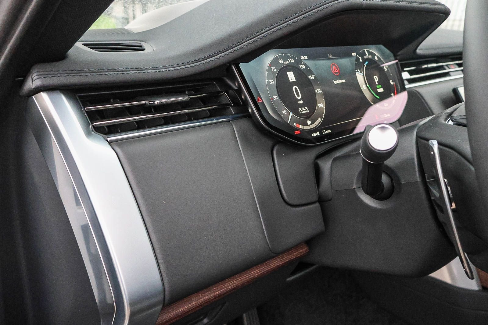 2025 Land Rover Range Rover SE - Photo 29