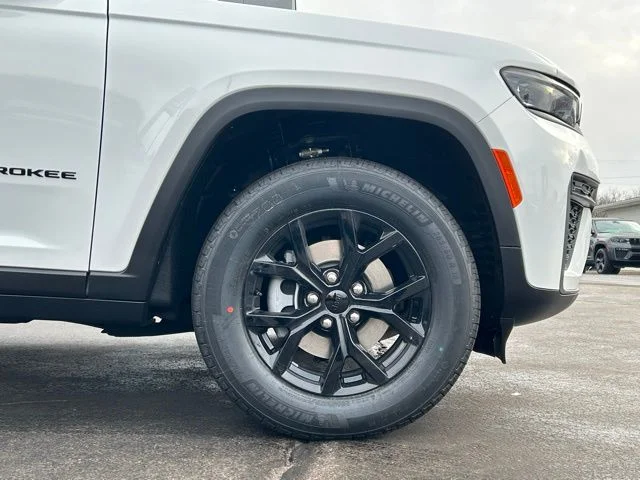 New 2026 Bright White Clearcoat Jeep Altitude image 15