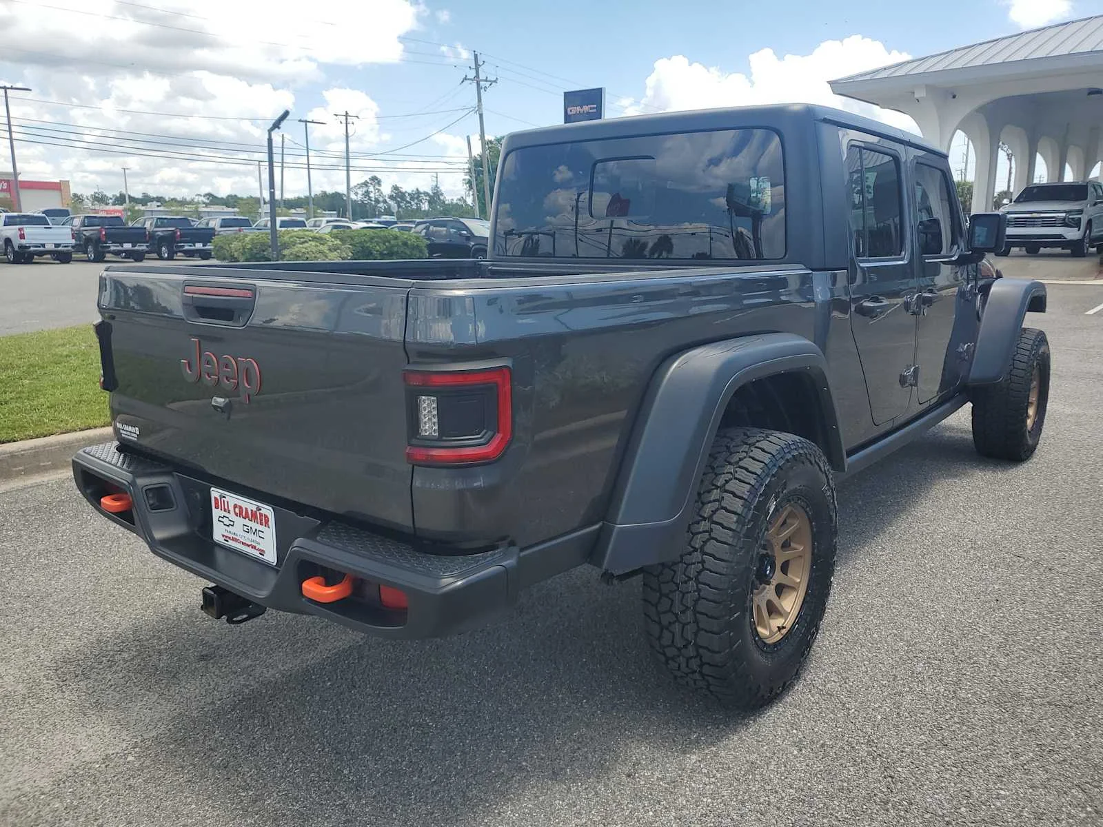 Used 2023 Granite Crystal Metallic Jeep Mojave image 6