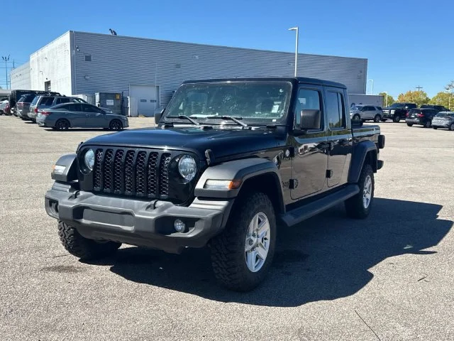 Used 2020 Black Jeep Sport image 9