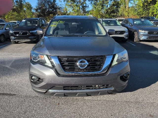 Used 2020  Nissan SV image 2