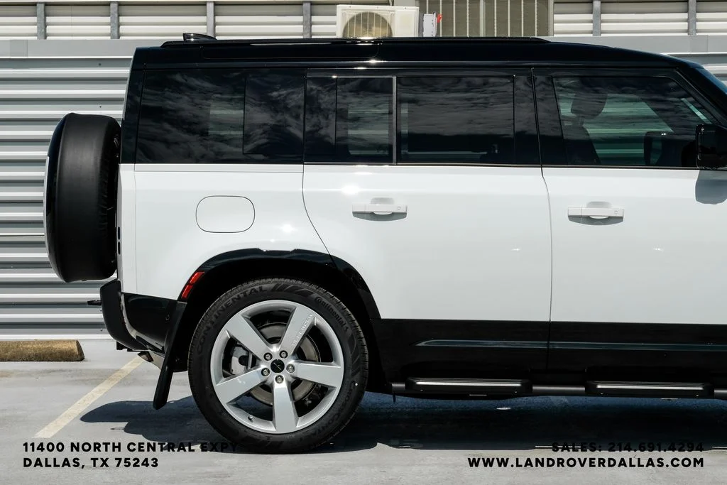 New 2026 Fuji White Land Rover X-Dynamic SE image 8