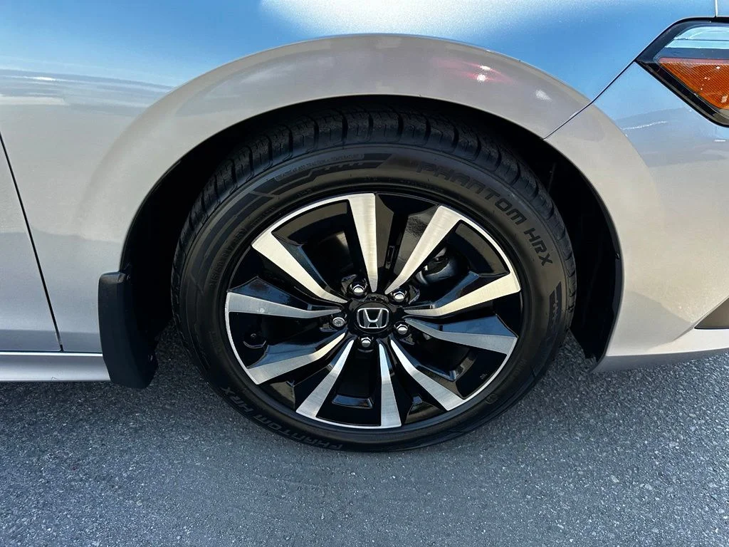 Used 2024  Honda EX image 13