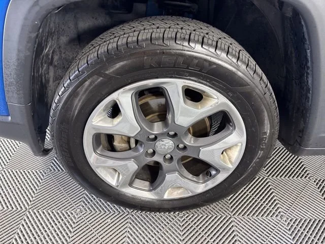 Used 2018 Laser Blue Jeep Limited image 41