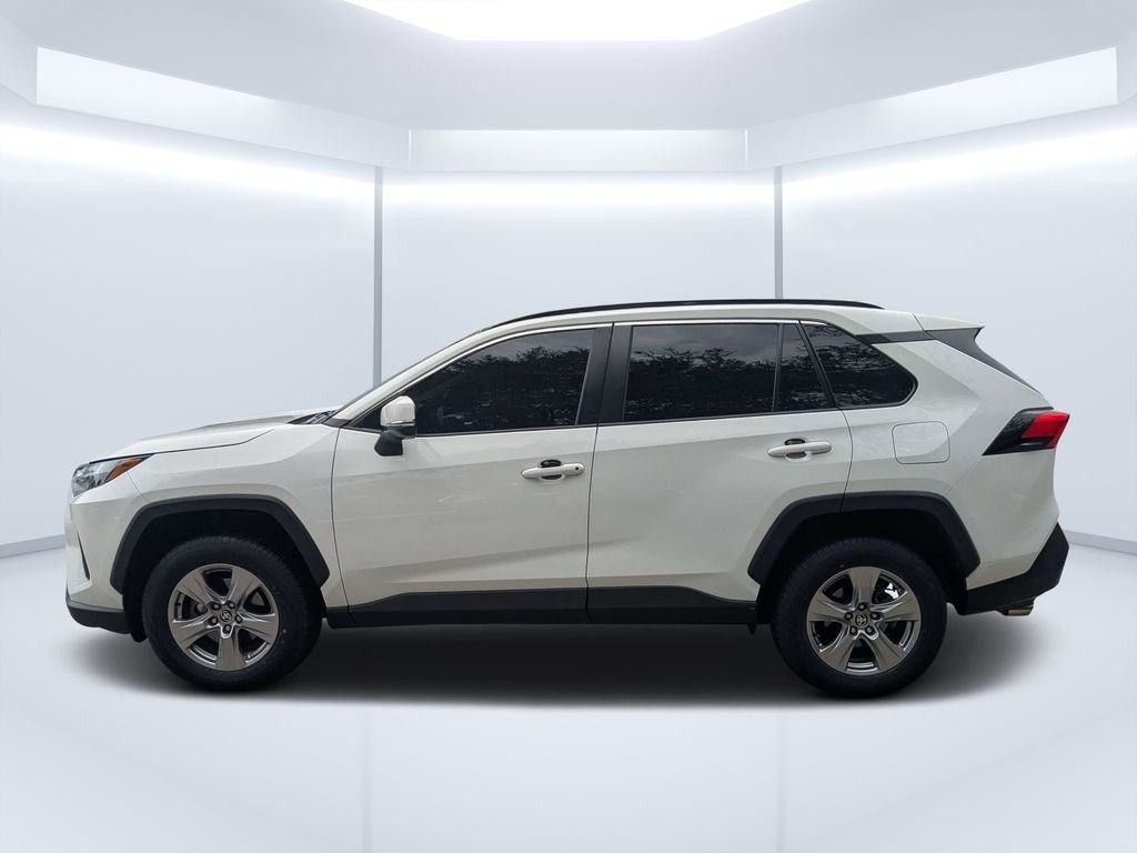 Used 2022 White Toyota XLE image 7