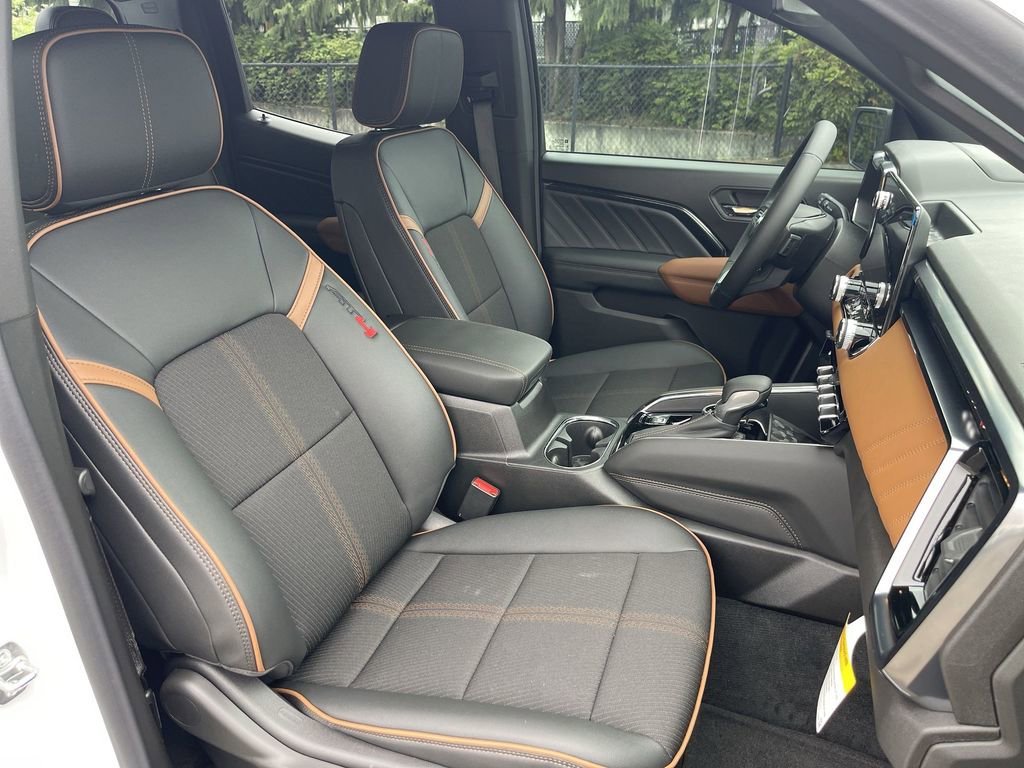 2025 GMC Canyon AT4 - Photo 27