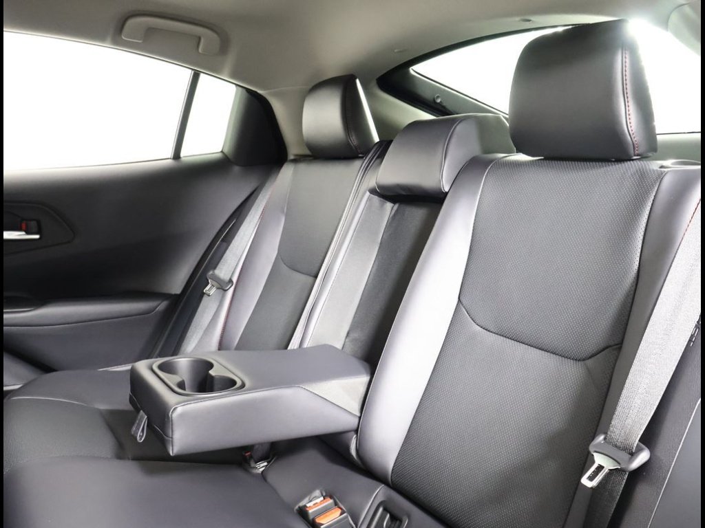 2026 Toyota Prius Plug-in Hybrid XSE - Photo 15