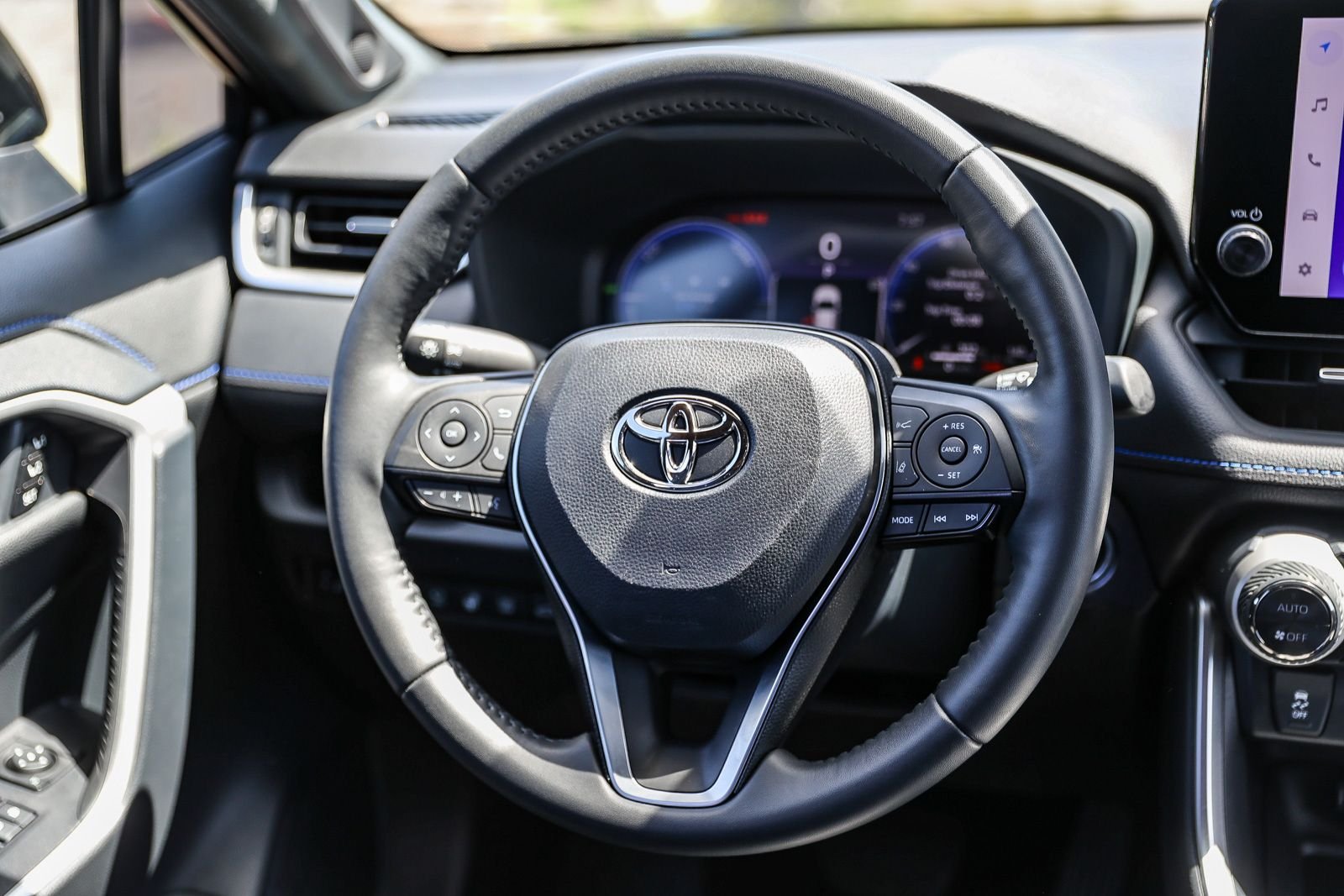Certified Used 2024 MID BLCK/MAG GRAY Toyota XSE image 15
