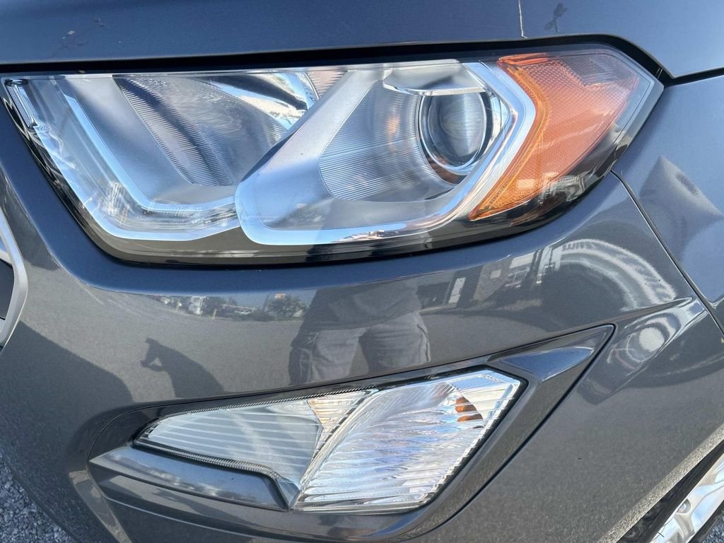 Certified Used 2021 Smoke Metallic Ford SE image 10
