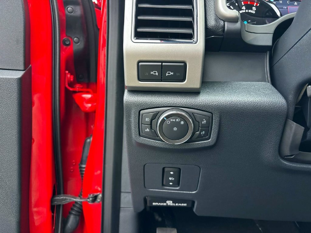 Used 2022 Red Ford Lariat image 19