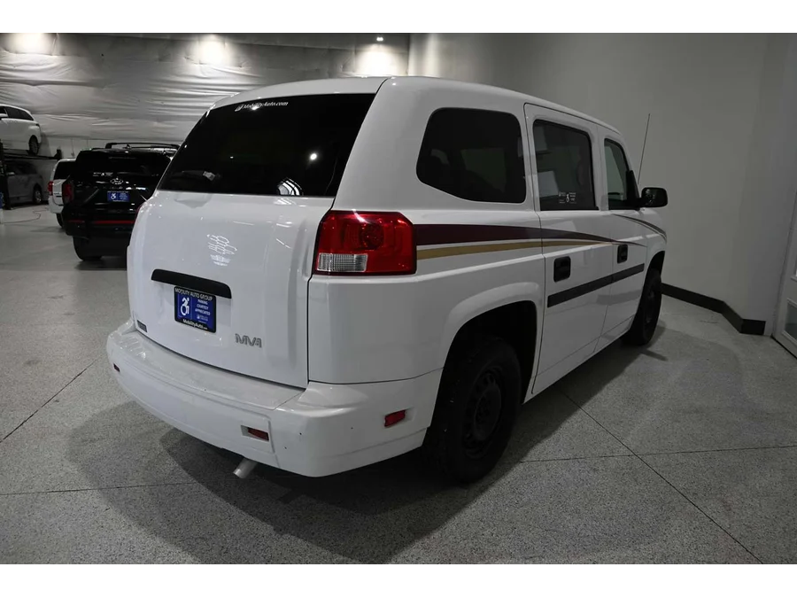 Used 2014 WHITE VPG DX Mobility Handicap Van image 6
