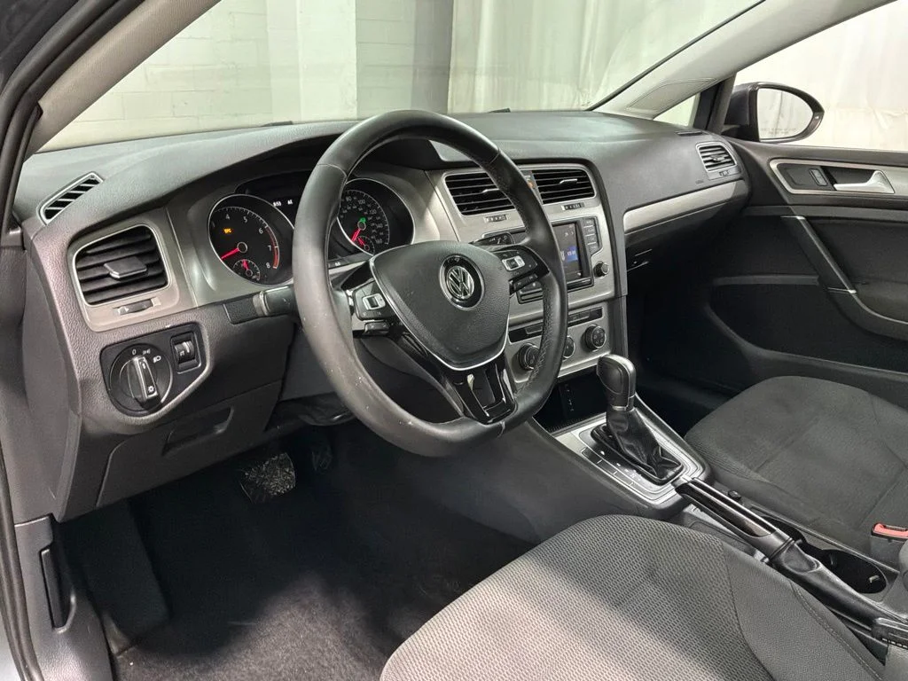 Used 2016 Platinum Gray Metallic Volkswagen TSI S 4-Door image 17