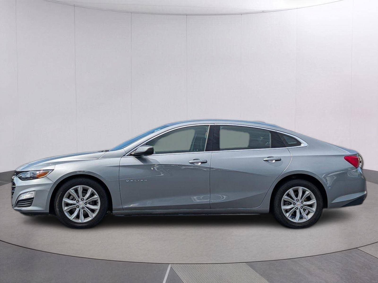 Used 2024 Sterling Gray Metallic Chevrolet LT image 4