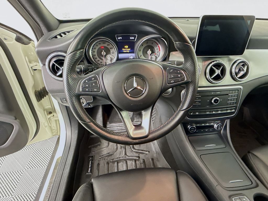Used 2016 White Mercedes-Benz GLA 250 image 12