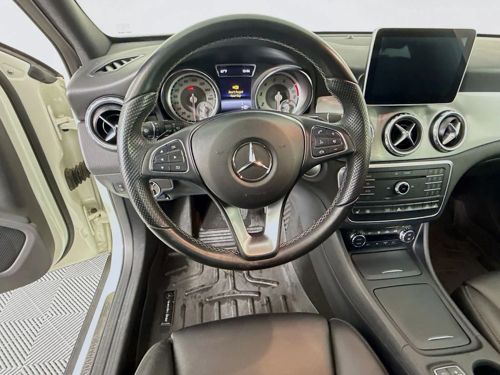 Used 2016 Cirrus White Mercedes-Benz GLA 250 image 12