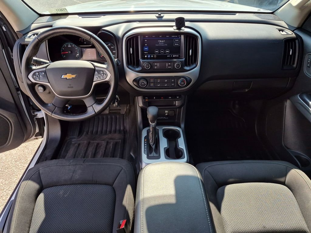 Used 2022 White Chevrolet LT image 27