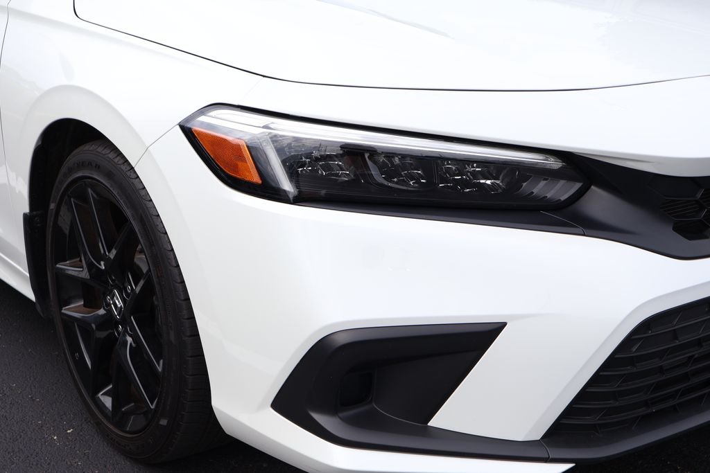 Used 2024 White Honda Base image 4