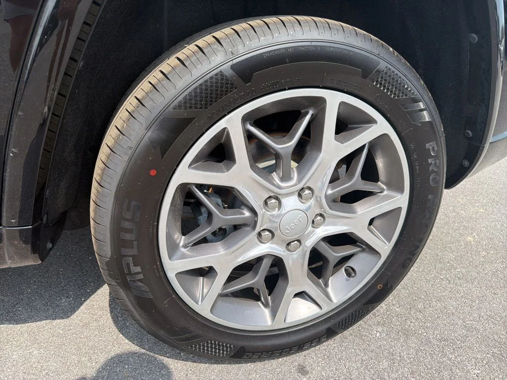 Used 2020 Black Jeep Overland image 12