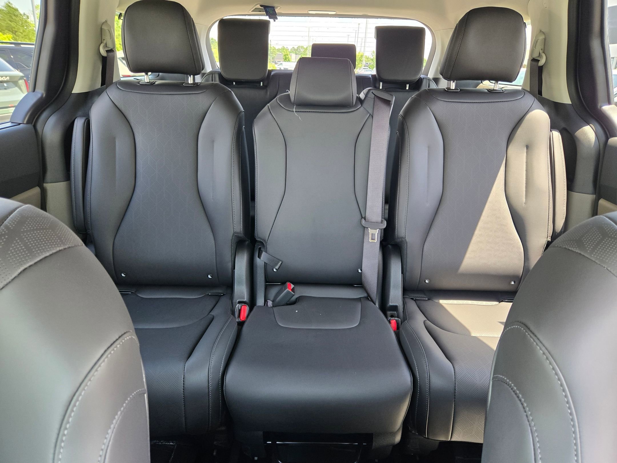 New 2026 Ceramic Silver Kia EX image 13