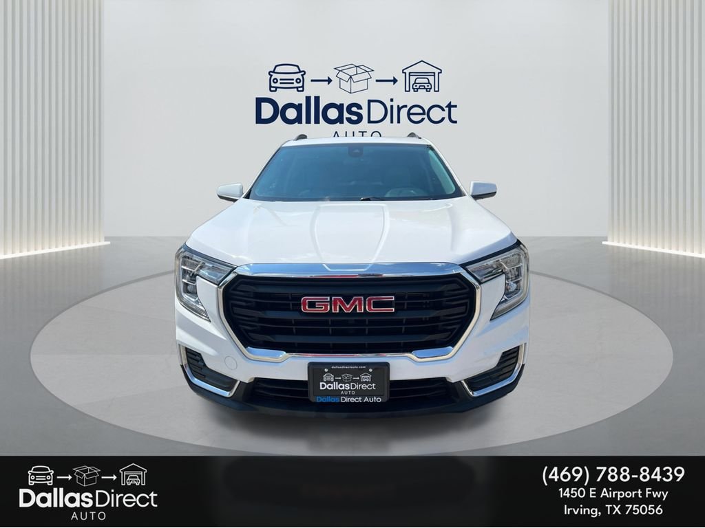 Used 2023 Summit White GMC SLE image 3