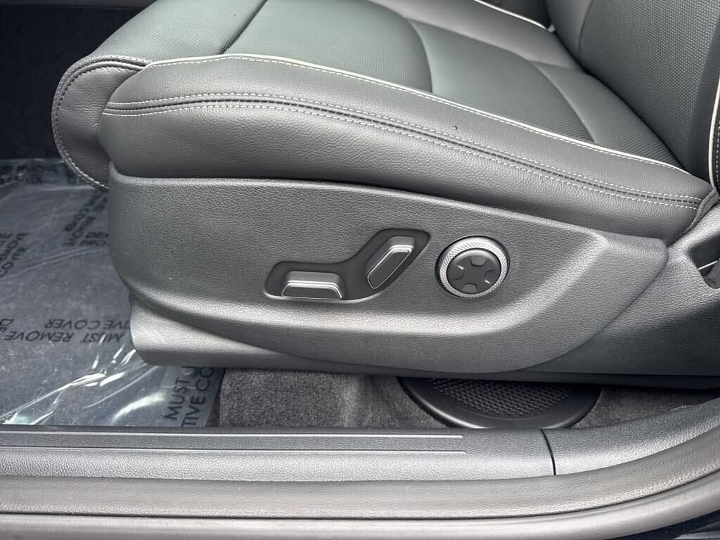 New 2026 Black Genesis 2.5T ADVANCED image 19