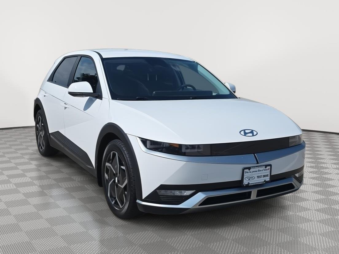 Used 2024 Atlas White Hyundai SE image 3