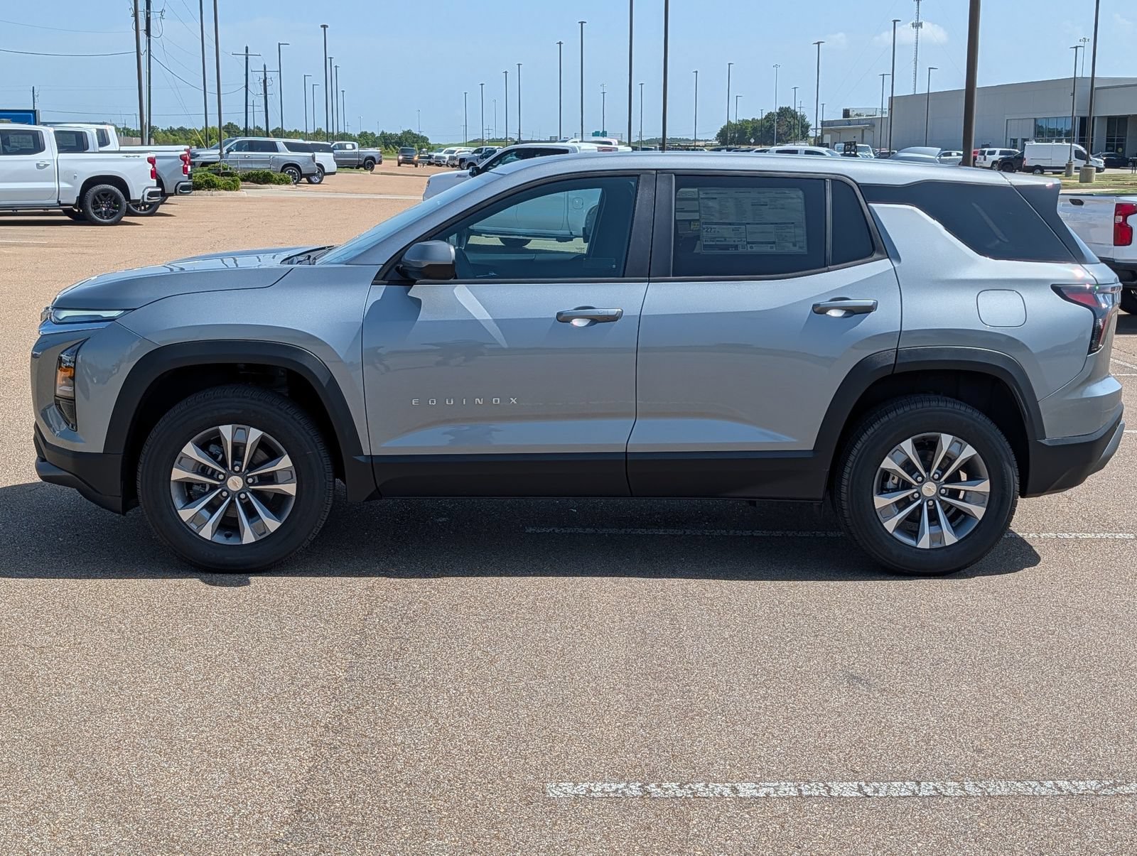 2027 Chevrolet Equinox LT - Photo 8