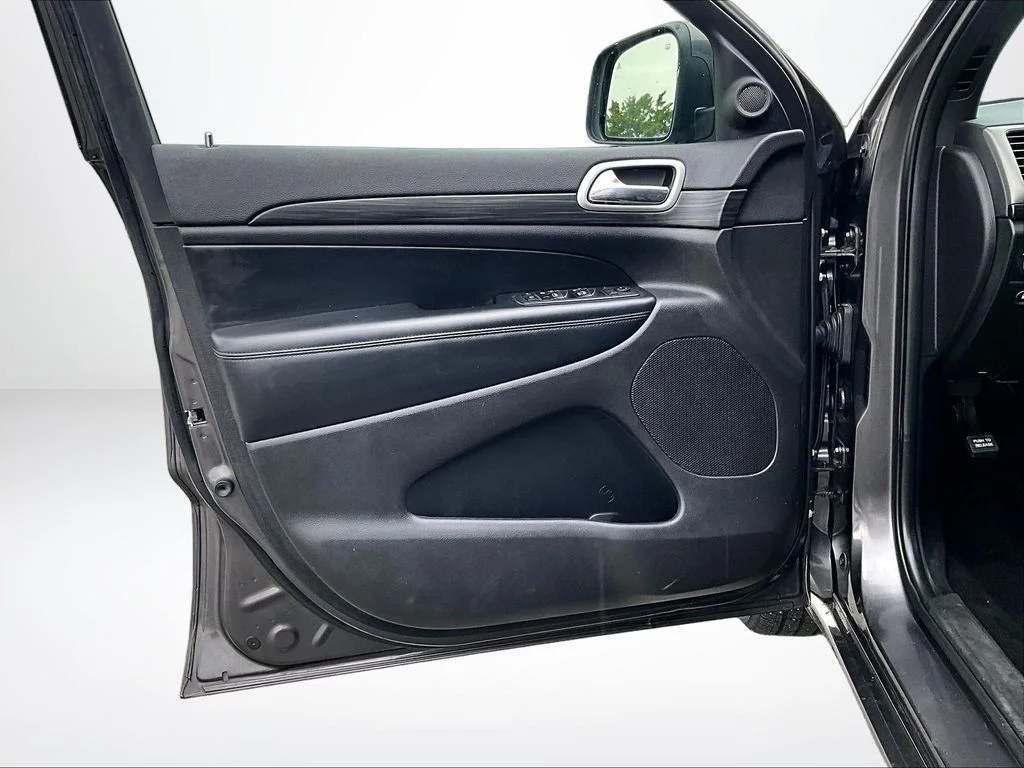 Used 2020 Gray Jeep Altitude image 22