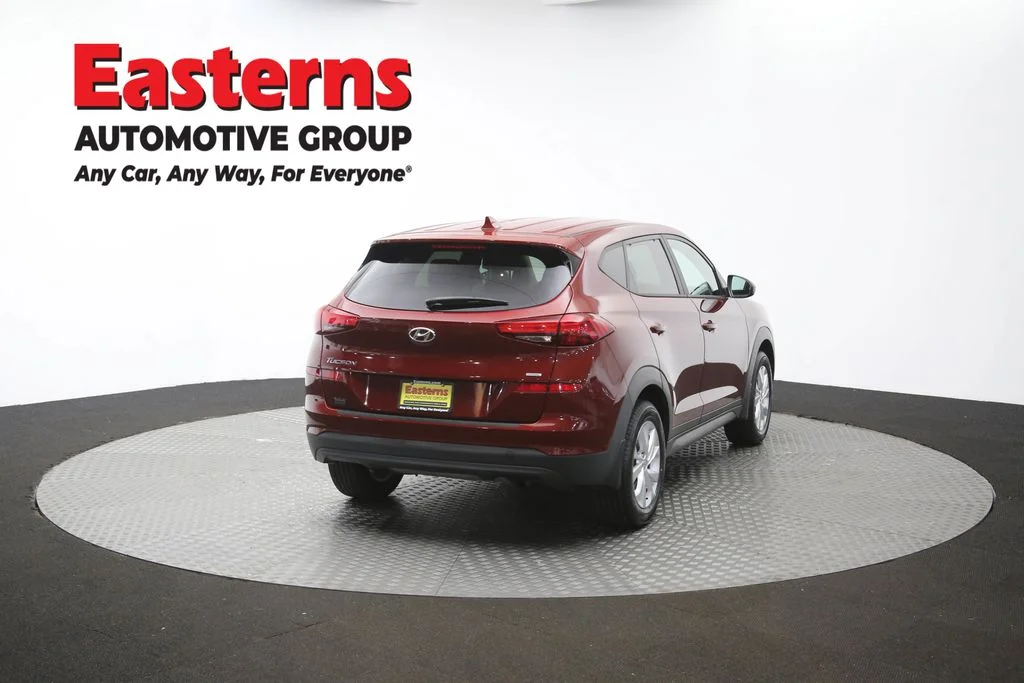 Used 2020 Red Hyundai SE image 39