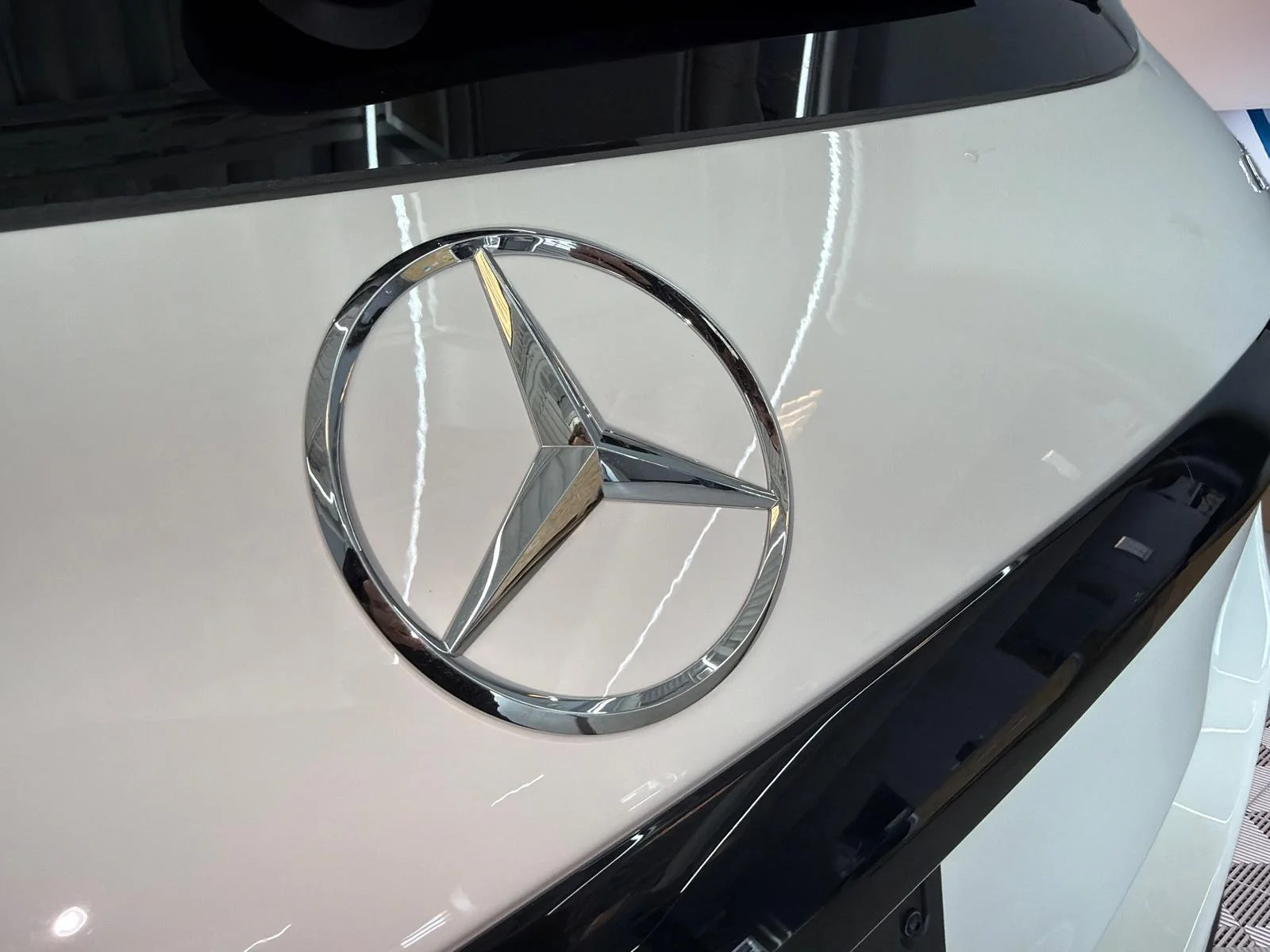 New 2026 White Mercedes-Benz GLC 300 4MATIC SUV image 32