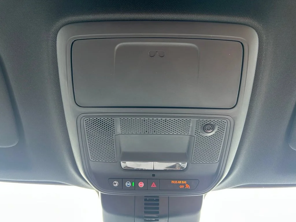 2027 Chevrolet Traverse Z71 - Photo 26