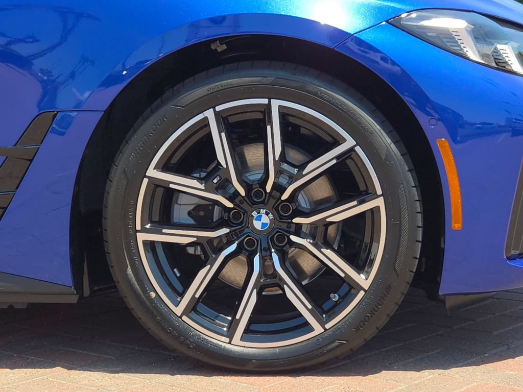 New 2026 Portimao Blue Metallic BMW eDrive40 image 5