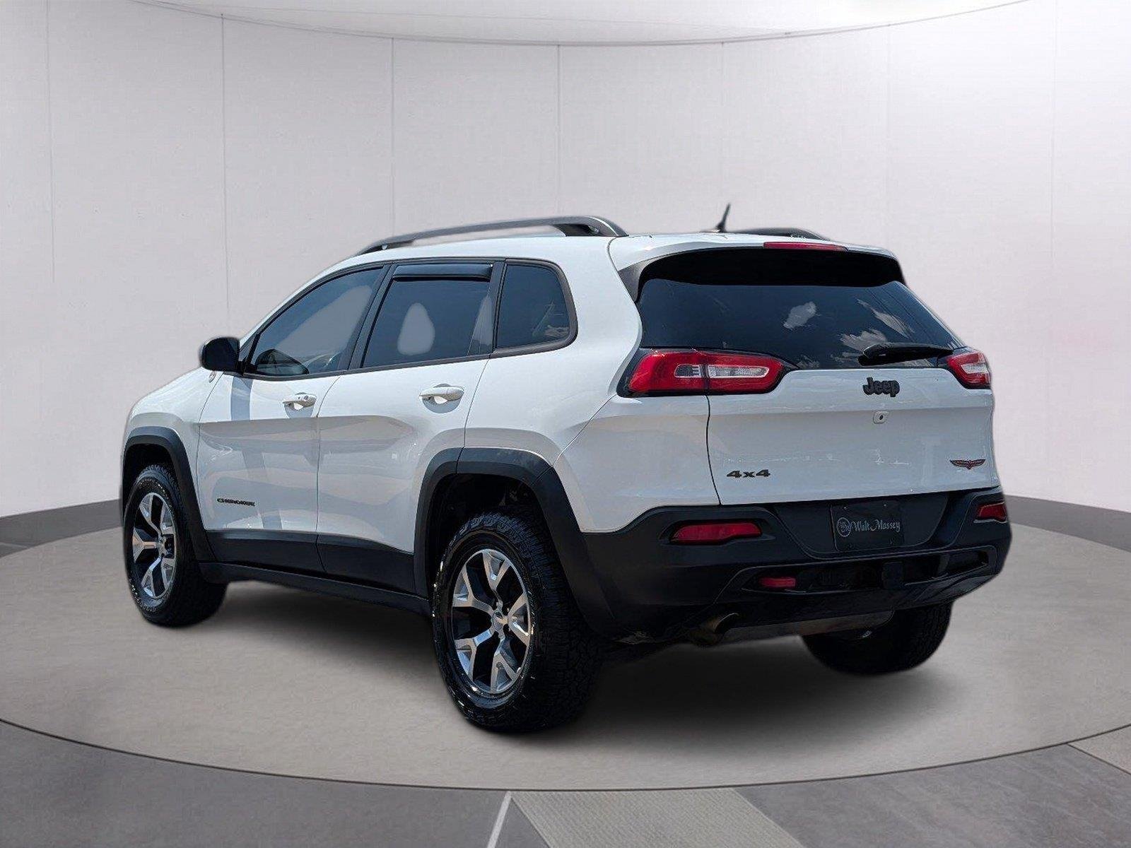 Used 2015 Bright White Clearcoat Jeep Trailhawk image 3