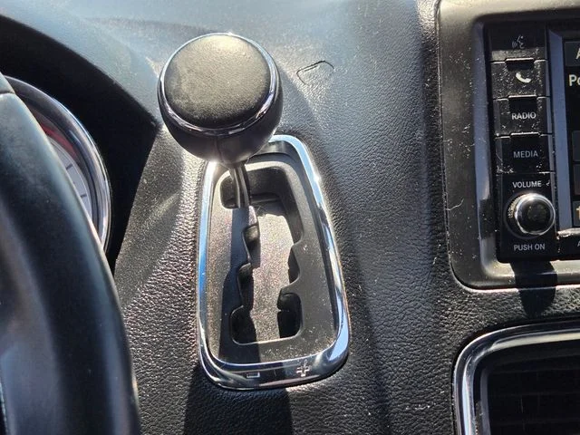 Used 2017 Gray Dodge SXT image 28