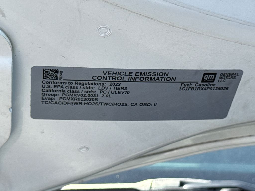 Used 2023 White Chevrolet 1LT image 10