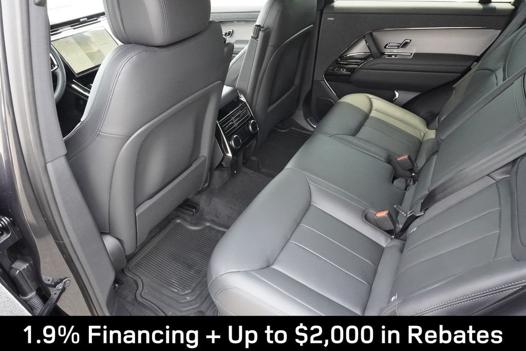 New 2026 Carpathian Grey Land Rover Dynamic SE image 29